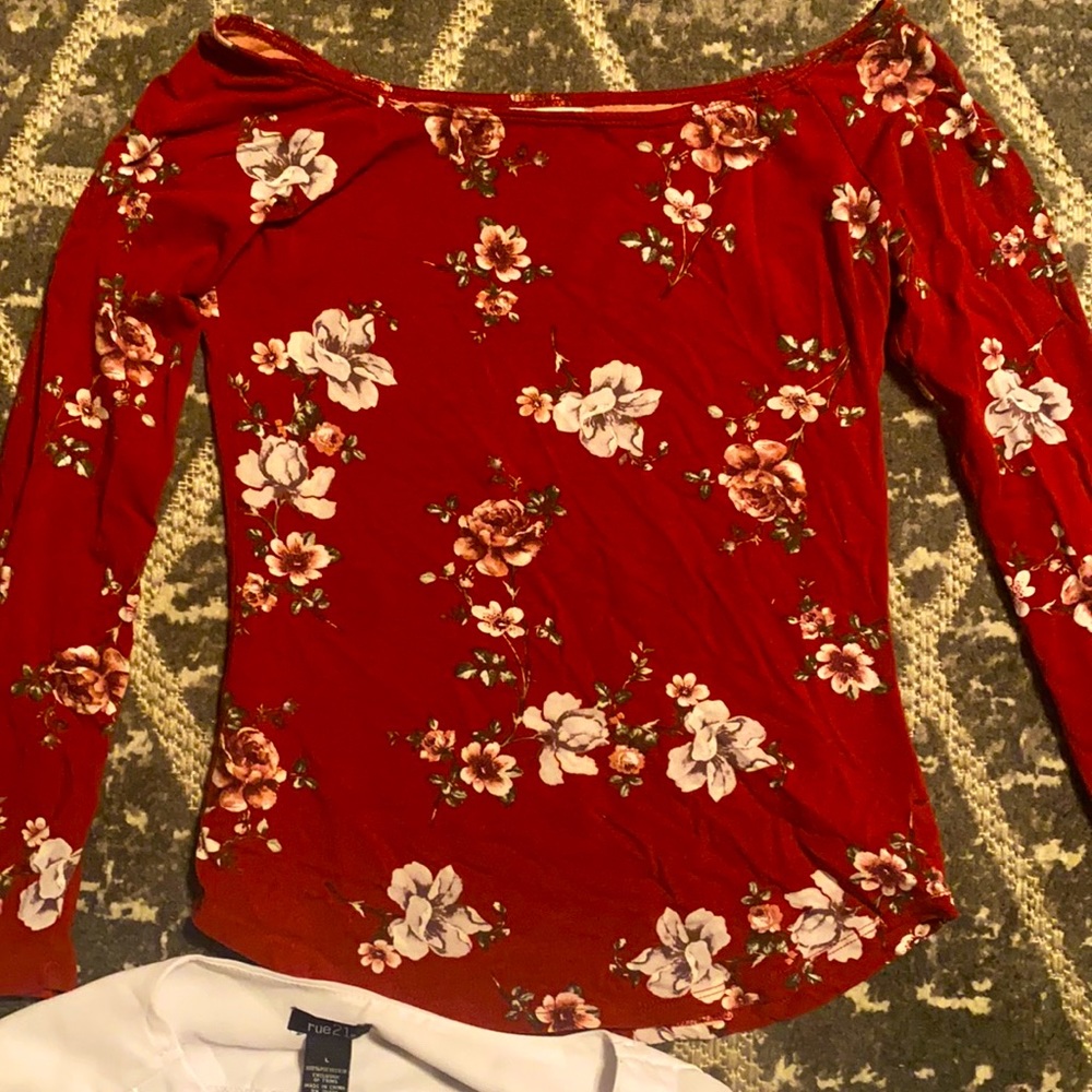 RED fitted floral print top